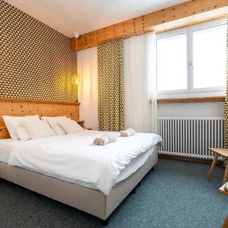 Otel Pischa Mountain *