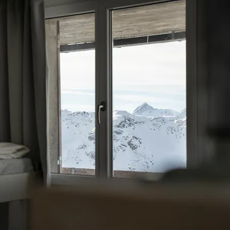 Pischa Mountain Hotel *