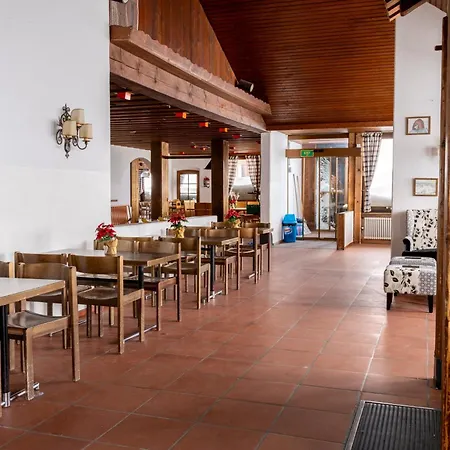 Pischa Mountain 酒店